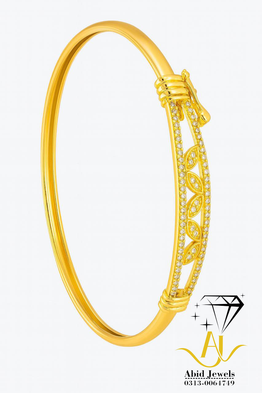 Stunning Gold-Plated Bangle